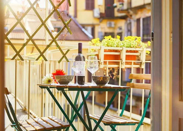 House Naviglio Grande 15 minutes to duomo